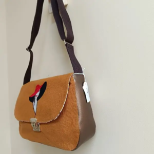 Sac besace en lin marron simili-cuir broderie femme au chapeau (3)