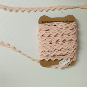 Ruban rose triangle passementerie pour couture ou customisation 1.5mm 5m 