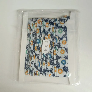 Biais de Couture Fleur Pâquerette sur Fond Bleu Marine – 5 m