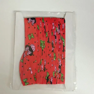 Biais de Couture Nœud et Tête de Minnie sur Fond Rouge – 5 m