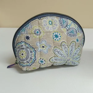 Trousse Demi-Lune Matelassée zen – Création Artisanale