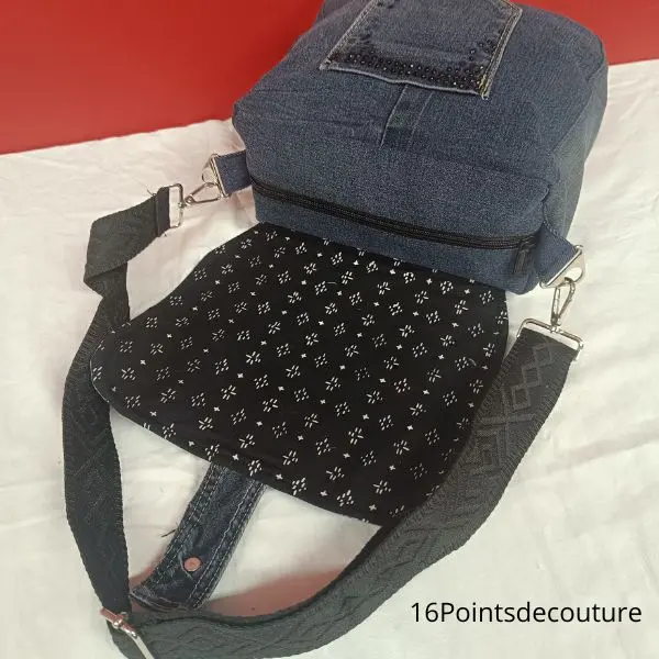 Sac Besace avec Rabat – Motif Tête de Mort Jean Recyclé2